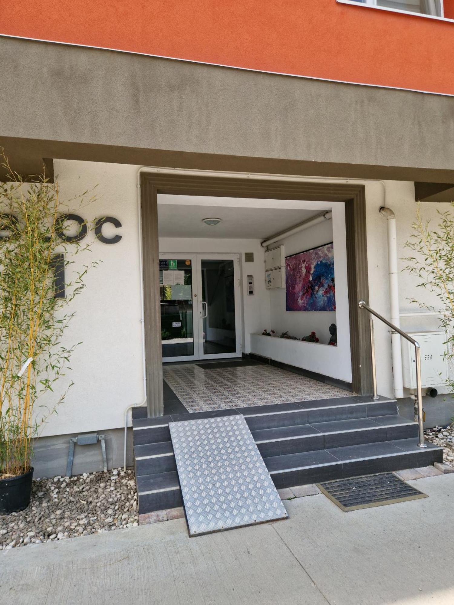 Apartament In Otopeni Exterior photo